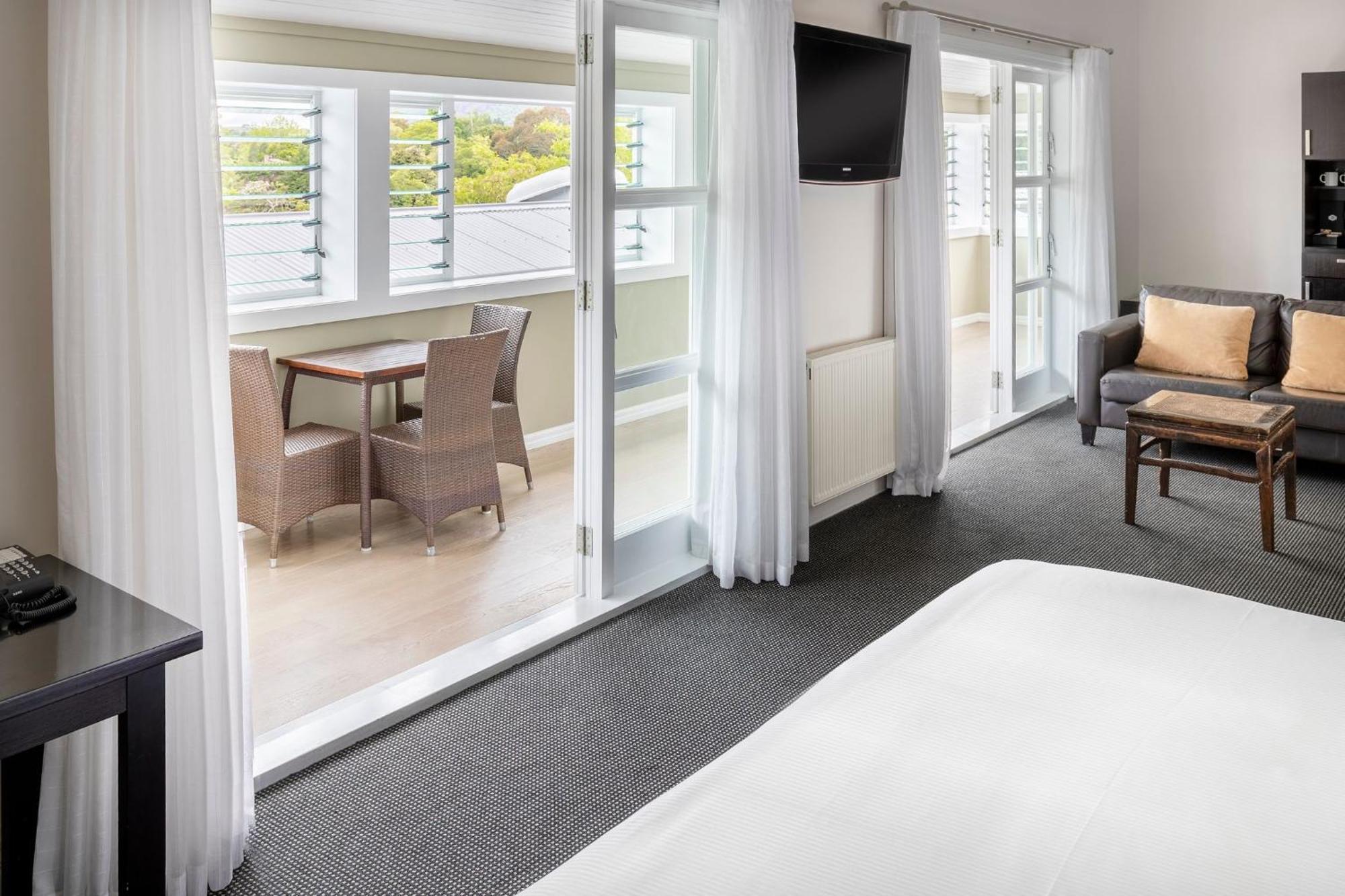 Hilton Lake Taupo Exterior photo