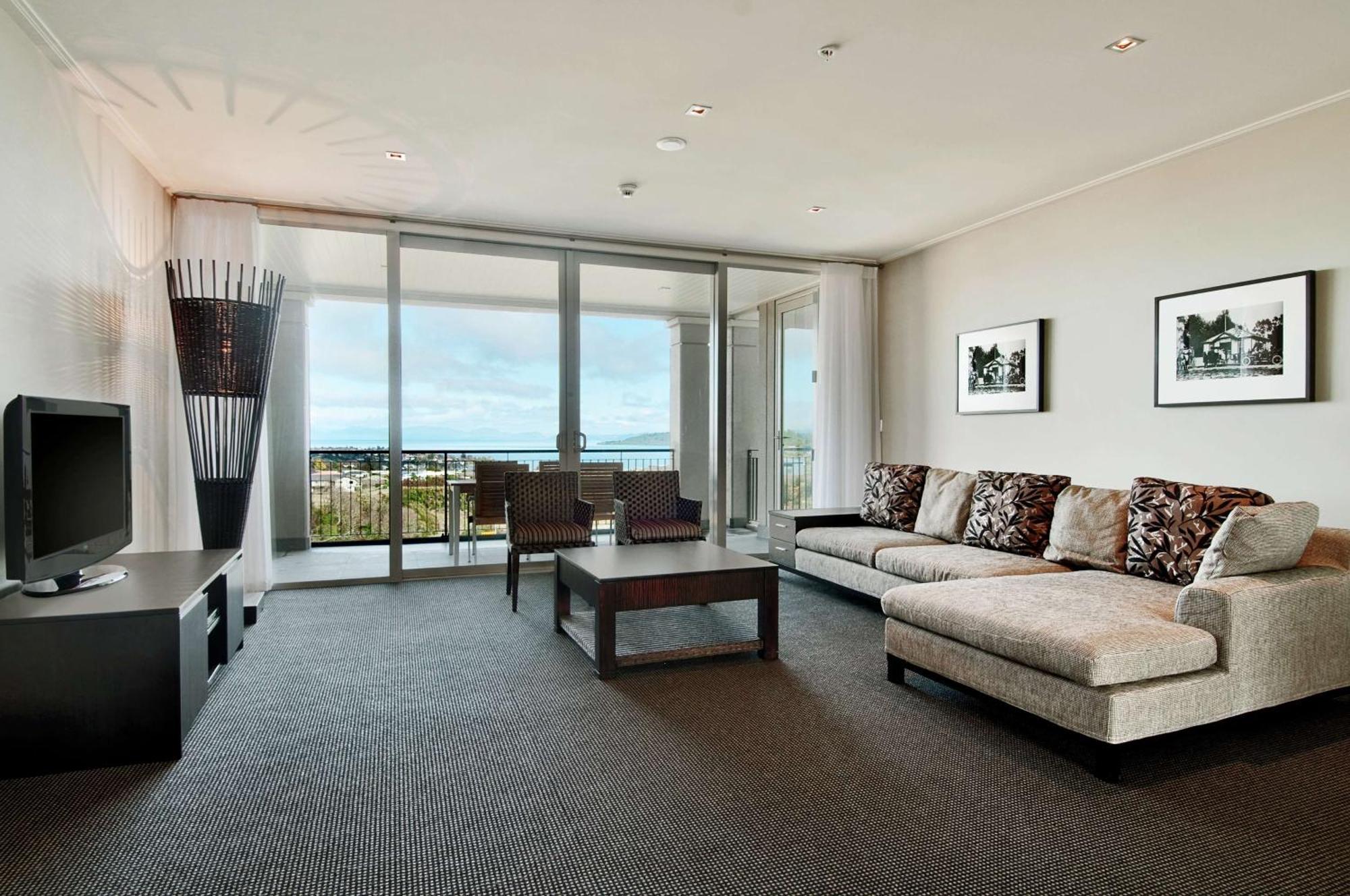 Hilton Lake Taupo Exterior photo