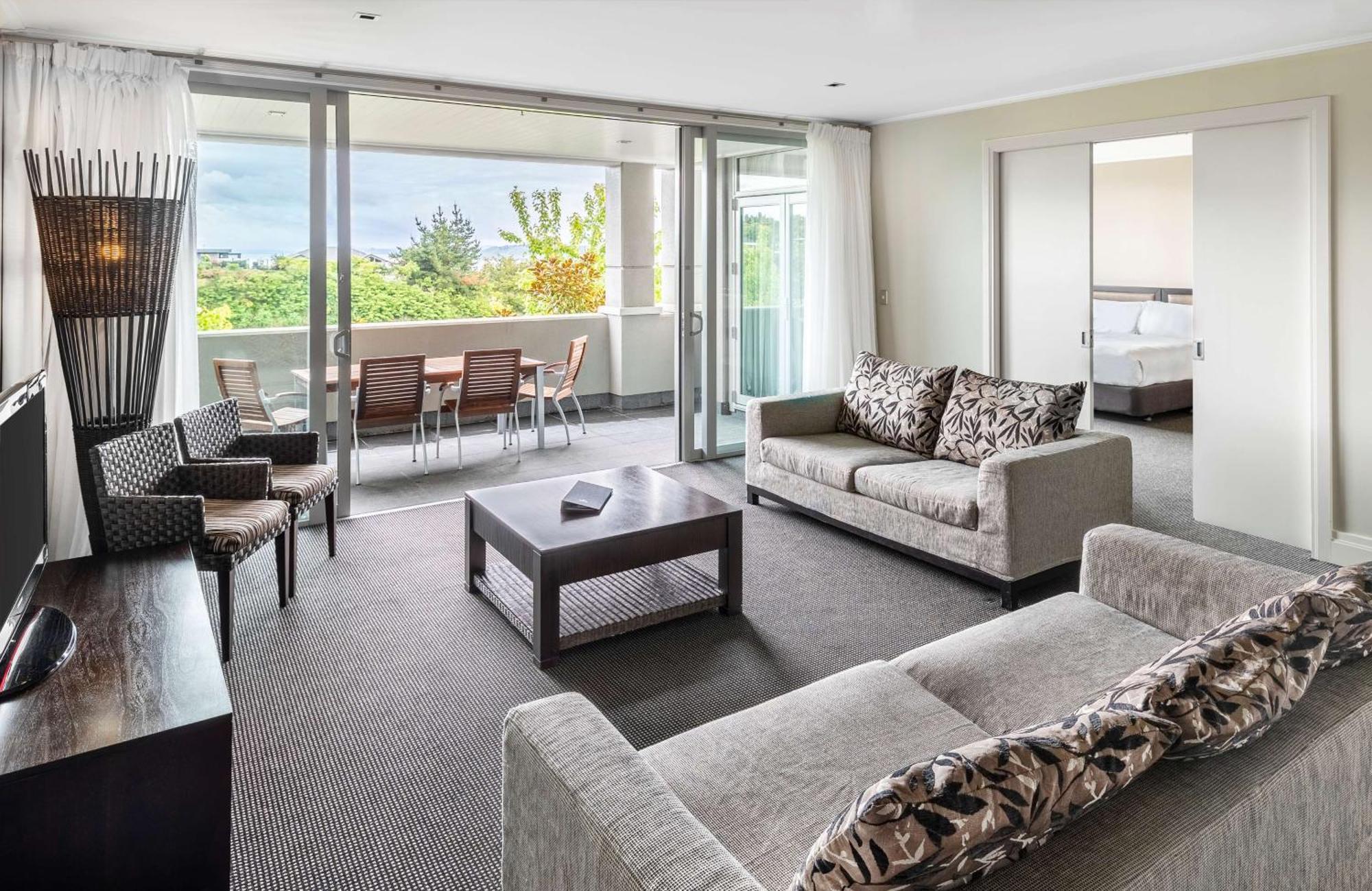 Hilton Lake Taupo Exterior photo