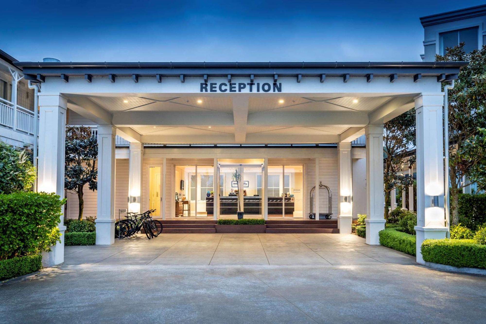 Hilton Lake Taupo Exterior photo