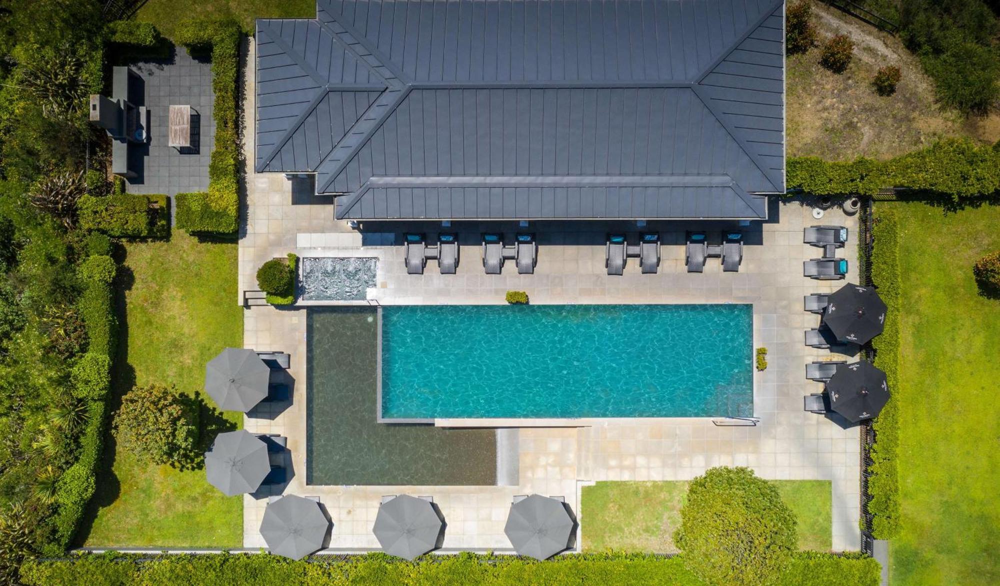 Hilton Lake Taupo Exterior photo