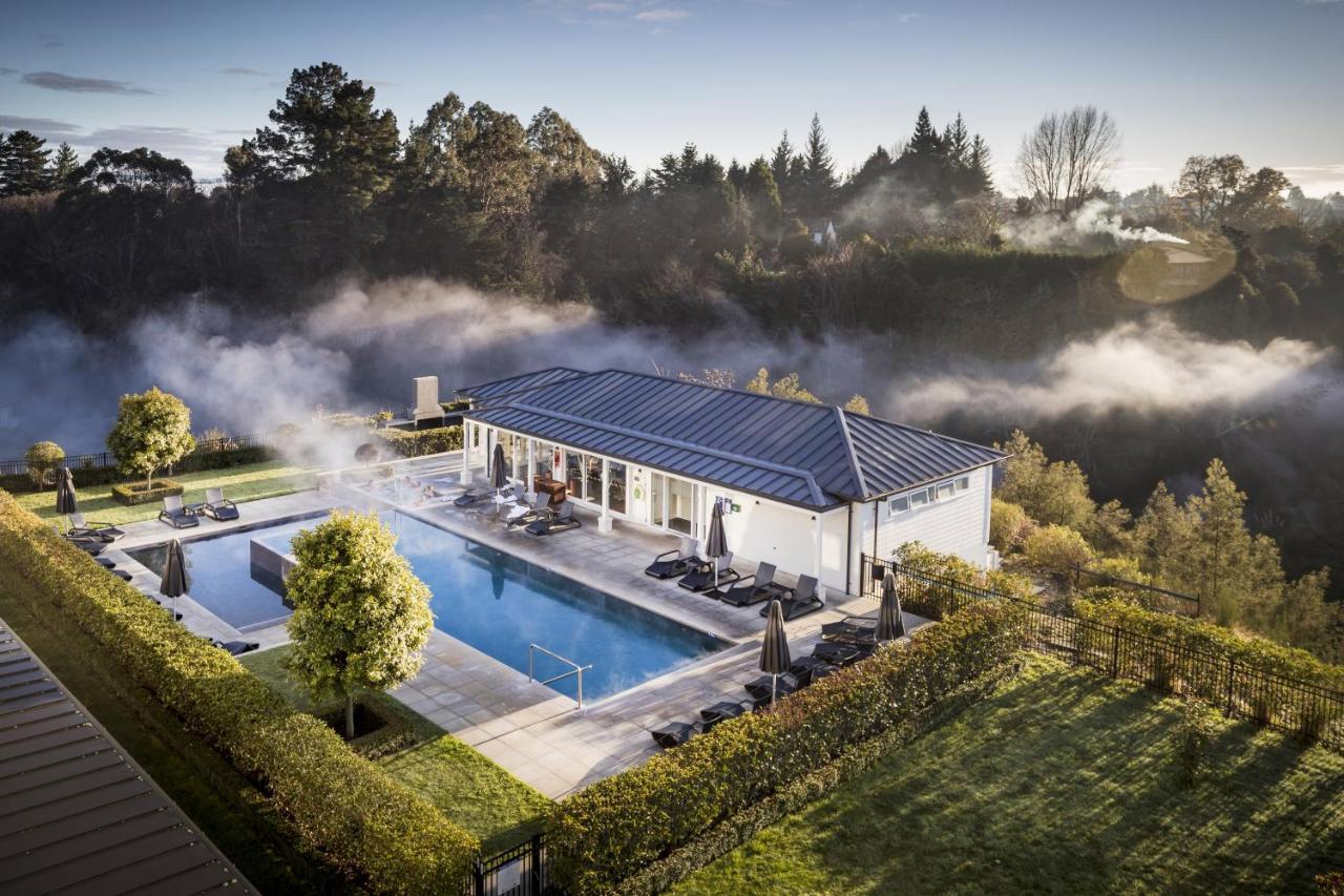 Hilton Lake Taupo Exterior photo